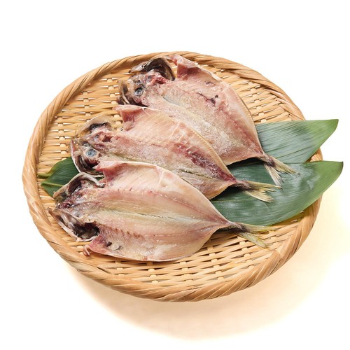 【冷蔵】 国産真あじ開き干し 3枚入り(180g)