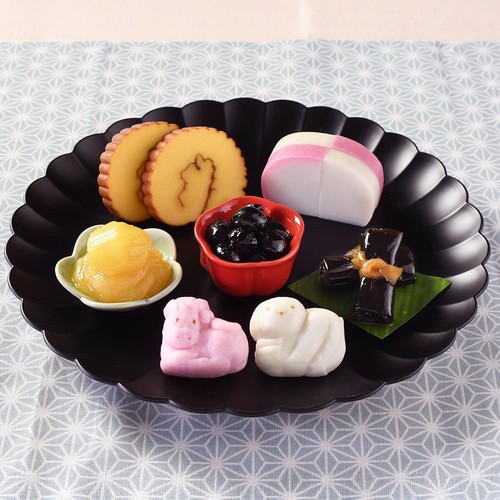 かまぼこページ！！！ かまぼこグッズ開発部」始動！第1弾「かまぼこスマホスタンド」を発売