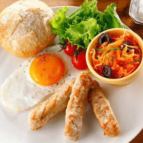 【冷凍】アマタケ 赤鶏とあい鴨の皮なしソーセージ風 320g