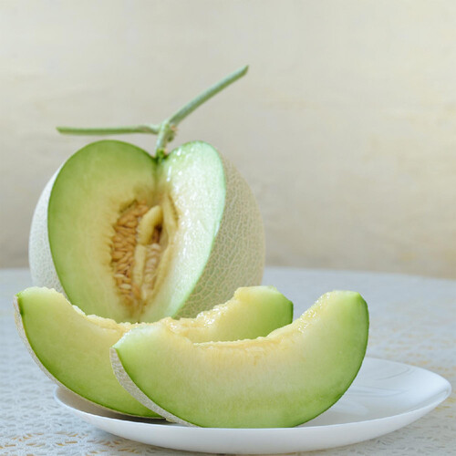 メロン ✨ メロン色々入荷しました！ 太陽の華 2玉入1箱7500円 太陽の華
