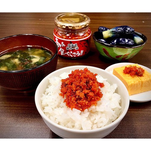 PLUSワン あぁ食べらさる 鮭ラー油 90g