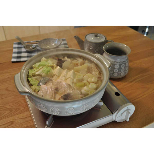 銀峯 花三島 土鍋 7号 Green Beans | グリーンビーンズ by AEON