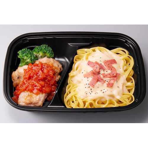 NIKONIKOです⭐︎ミントン　ダイナスティ　オーバルプレート３枚 ニチレイ 三ツ星プレートグリルチキントマトソース&カルボナーラ【冷凍