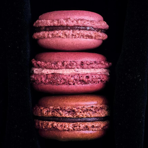 ピカール 4種類のミニマカロン(チョコレート、カシス、フランボワーズ