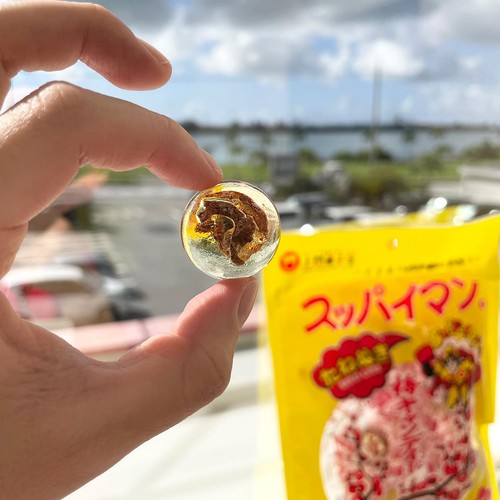スッパイマン 駄菓子「上間・大粒スッパイマン（はちみつ梅）」駄菓子とおもちゃの