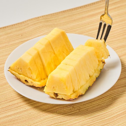 フィリピン産ミニグローパイン 900g 1個