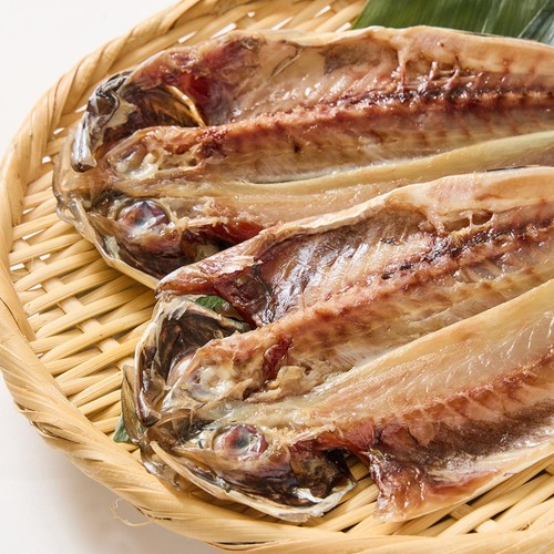 【冷凍】 天日干し真あじ開き 100g x 2枚(200g)